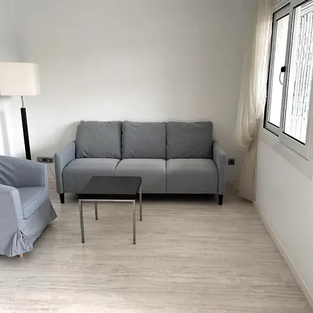 Mallorca, Muy Cerca De La Playa Sitges